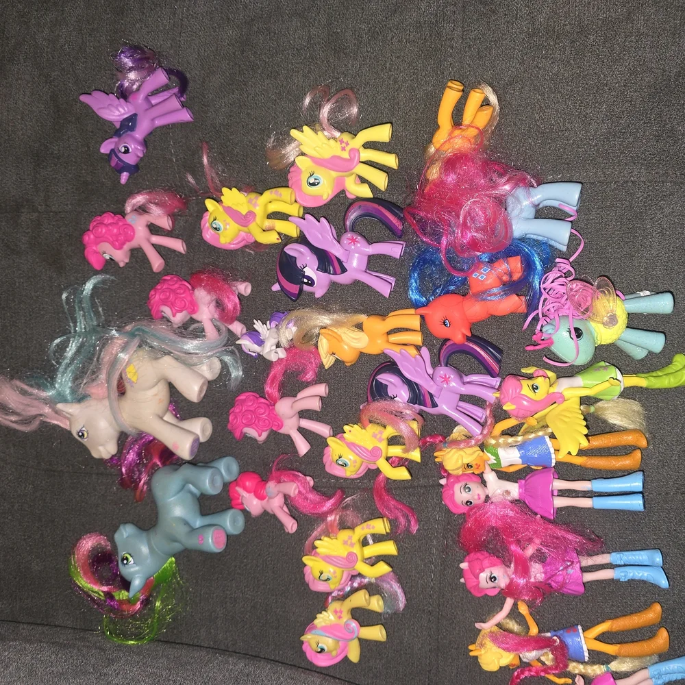 My Little Pony Vibrant Toy Collection - Picture 2 of 2